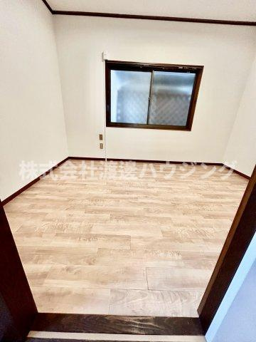 宮野町一戸建の洋室