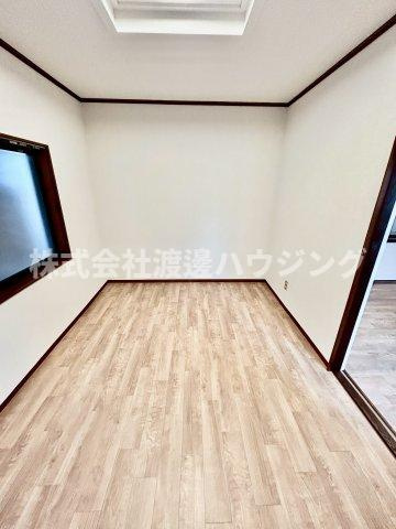 宮野町一戸建の洋室