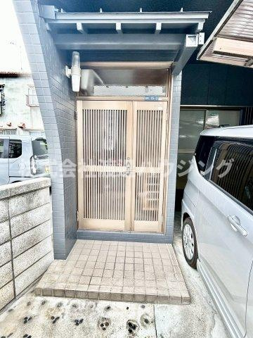 宮野町一戸建のエントランス