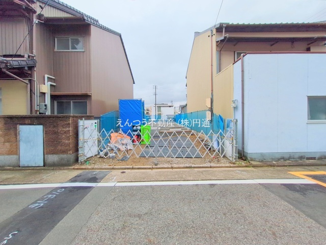 牛立町の前面道路含む現地写真