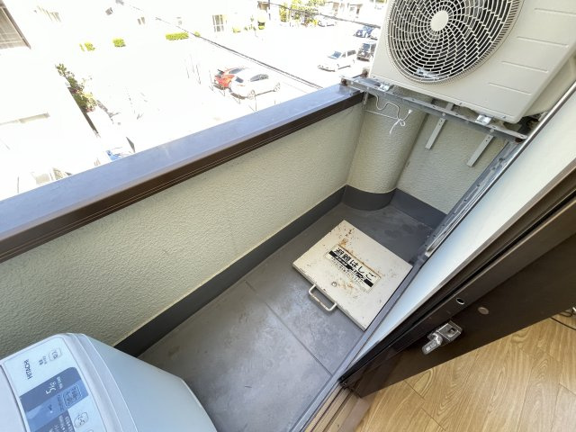 西宮市鳴尾町１丁目の賃貸マンションのバルコニー