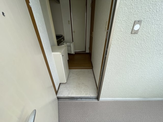 西宮市鳴尾町１丁目の賃貸マンションの玄関