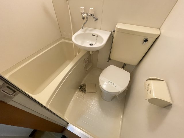 西宮市鳴尾町１丁目の賃貸マンションの浴室