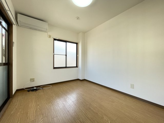 西宮市鳴尾町１丁目の賃貸マンションの居間・リビング