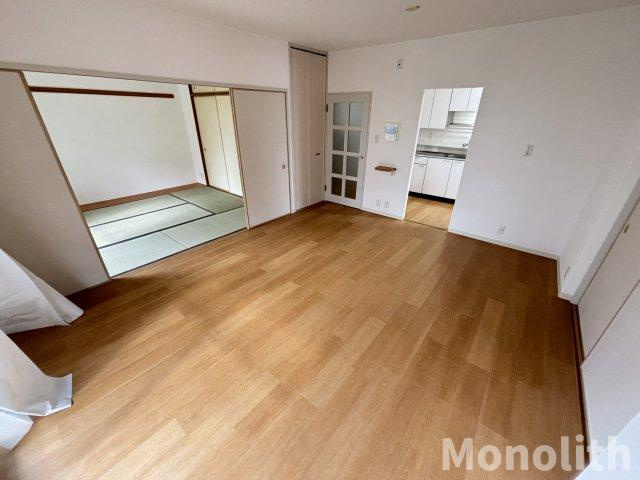 いぶき野3丁目7号棟の居間・リビング