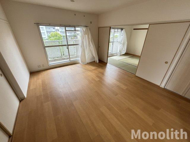 いぶき野3丁目7号棟の居間・リビング