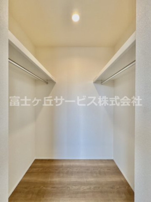 【収納】 | 豊橋市東脇4丁目 新築一戸建て 2号棟 | ウォークインクローゼットです