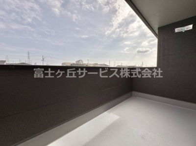 【バルコニー】 | 豊橋市東脇4丁目 新築一戸建て 2号棟 | お洗濯にも便利なバルコニー付き