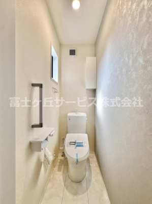 【トイレ】 | 豊橋市東脇4丁目 新築一戸建て 2号棟 | トイレです