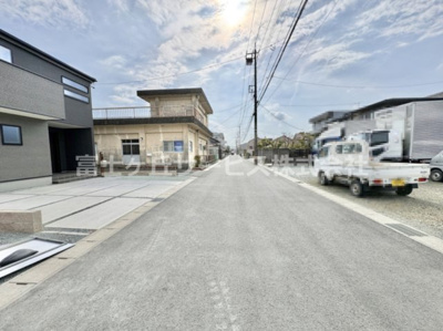 【前面道路含む現地写真】 | 豊橋市東脇4丁目 新築一戸建て 2号棟 | 前面道路含む現地写真です