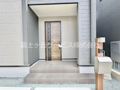【エントランス】 | 豊橋市東脇4丁目 新築一戸建て 2号棟 | エントランスです