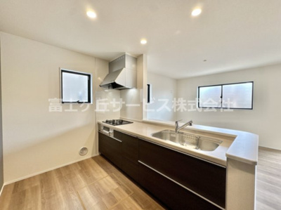 【キッチン】 | 豊橋市東脇4丁目 新築一戸建て 2号棟 | きれいなキッチンです