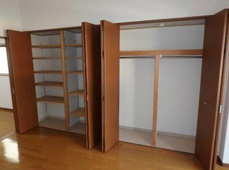 セントアミール南久宝寺の収納|セントアミール南久宝寺　クローゼット