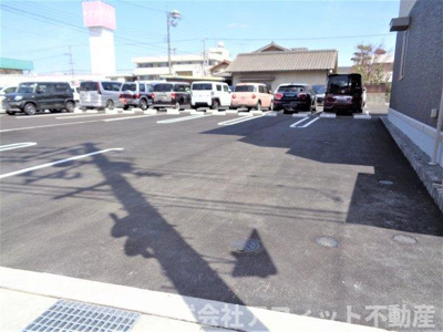 【駐車場】 | モンマルトルⅢ