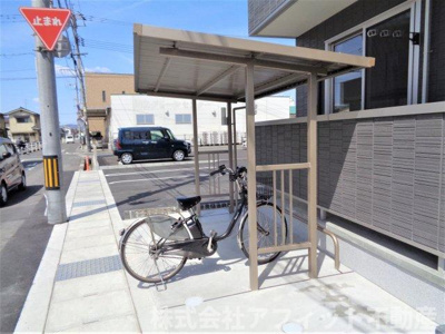 【その他共用部分】 | モンマルトルⅢ | 屋根付き駐輪場