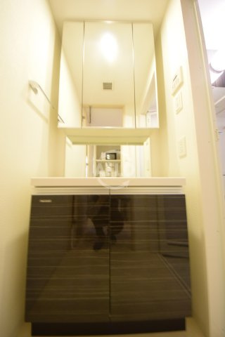コンフォリア心斎橋ＥＡＳＴの独立洗面台|コンフォリア心斎橋ＥＡＳＴ　独立洗面化粧台