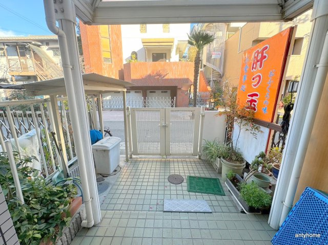 ルピナス江坂　仲介手数料無料のエントランス