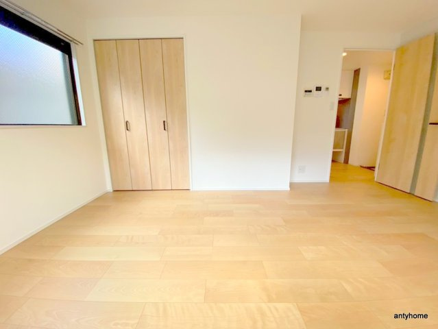 ルピナス江坂　仲介手数料無料の居間・リビング