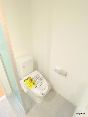 ルピナス江坂　仲介手数料無料のトイレ