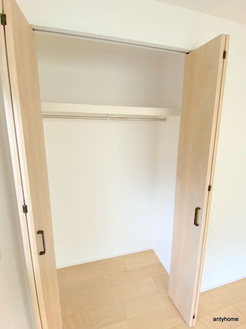 ルピナス江坂　仲介手数料無料の収納