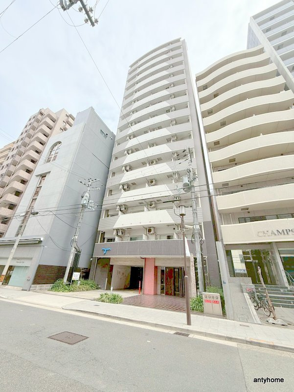 ラシュレエグゼ本町　仲介手数料無料の外観