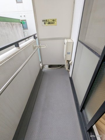 ロイヤルコート江坂　仲介手数料無料のバルコニー