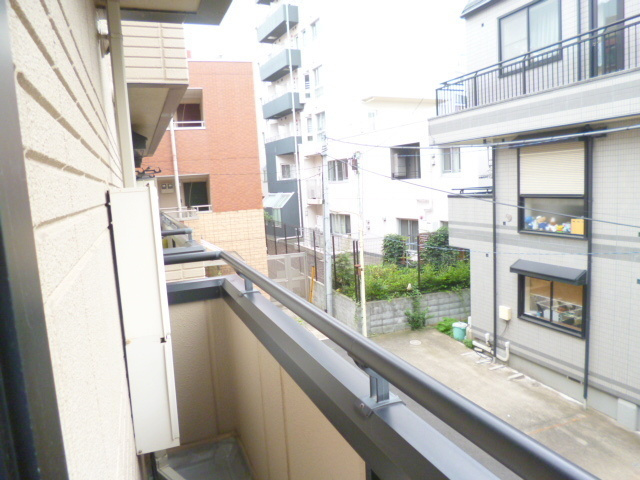 エバーグリーン笹塚のバルコニー
