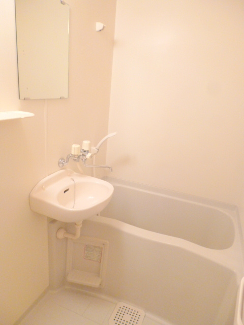 エバーグリーン笹塚の浴室|☆清潔感のある綺麗なお風呂です☆