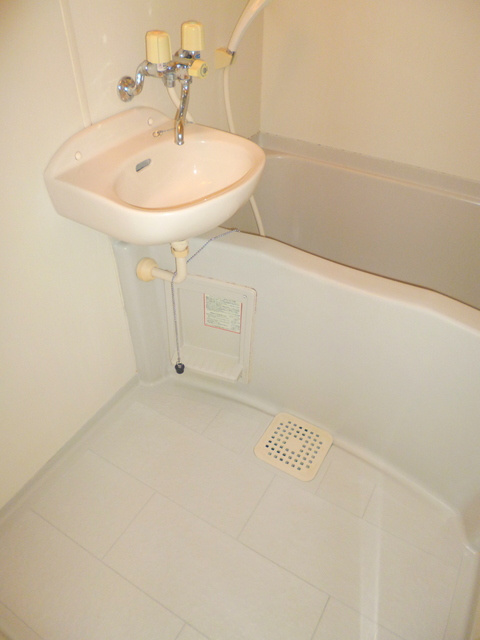 エバーグリーン笹塚の洗面所|☆人気のバス・トイレ別です☆