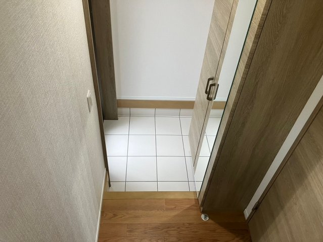 フロンティアの玄関