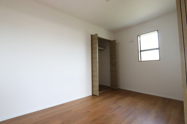 フロンティアの洋室