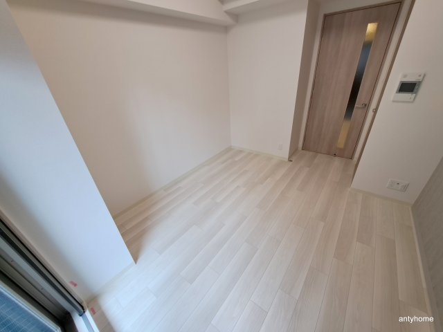 プレサンス松屋町ヴィゴラス 仲介手数料無料の居間・リビング