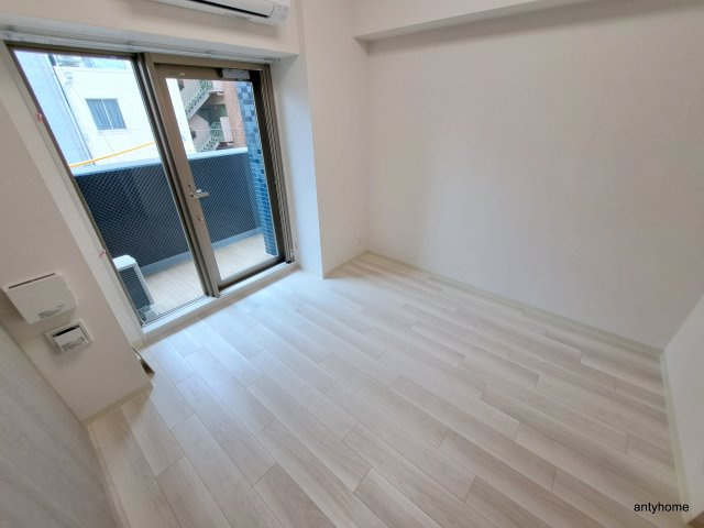 プレサンス松屋町ヴィゴラス 仲介手数料無料の寝室