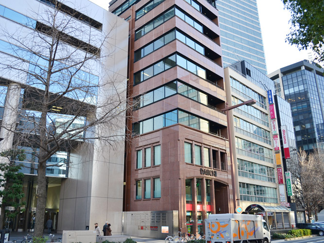 大一名駅ビルの外観