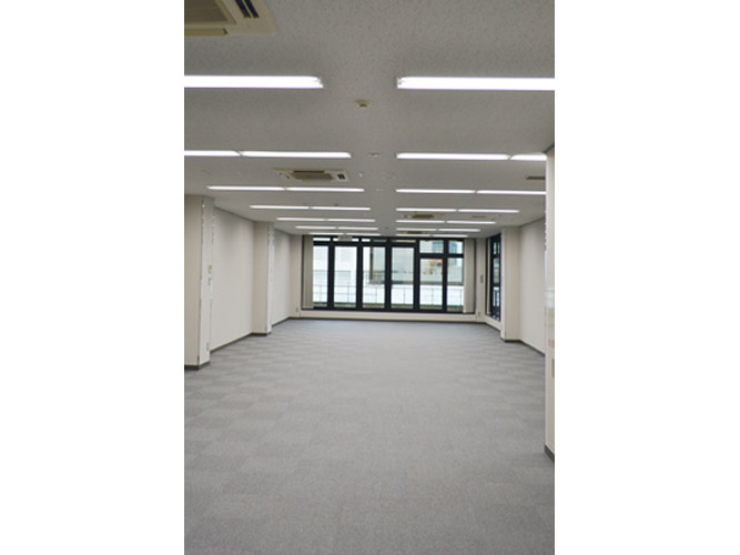 大一名駅ビルの内装