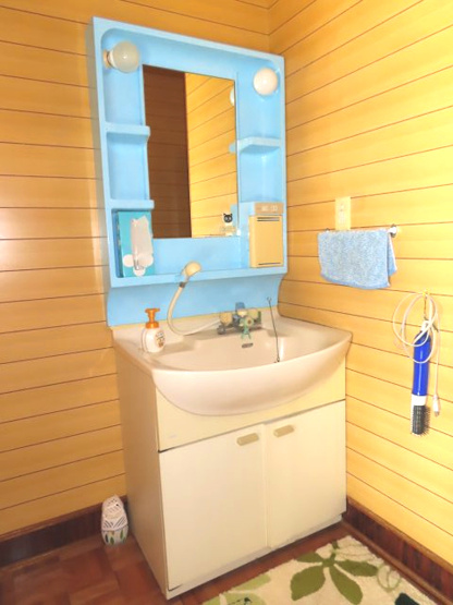 【独立洗面台】 | 北見市高栄西町３丁目９番３０号　中古売家外土地５筆 | エアコン