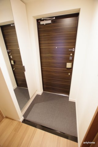 プレサンス心斎橋ニスト　仲介手数料無料の玄関