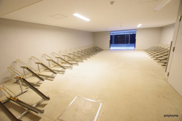 プレサンス心斎橋ニスト　仲介手数料無料の駐車場