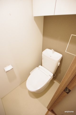 プレサンス心斎橋ニスト　仲介手数料無料のトイレ