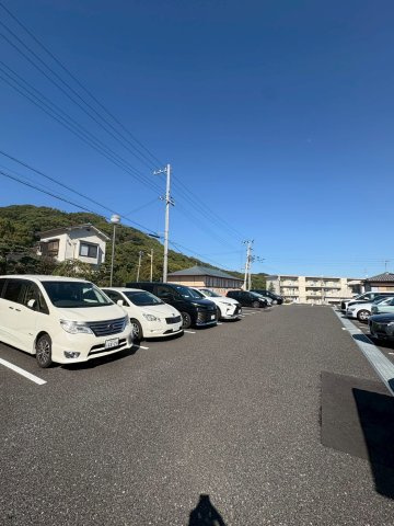 ワコーレ須磨ショアレーンの駐車場