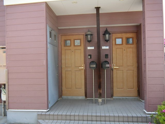 ペニーレーン茨木のエントランス