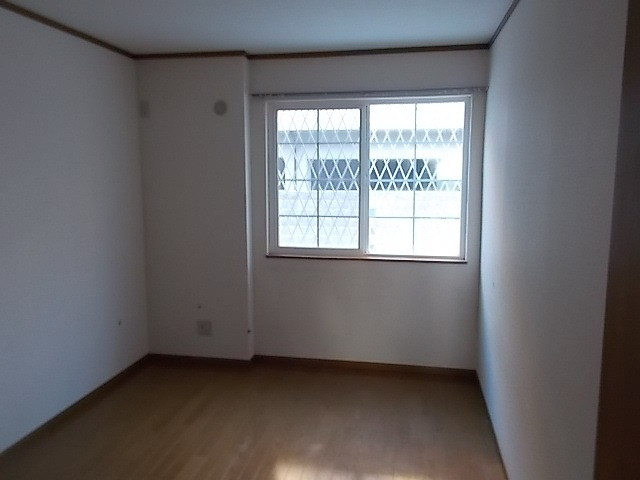 ペニーレーン茨木の洋室