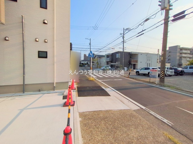 高畑公園の前面道路含む現地写真