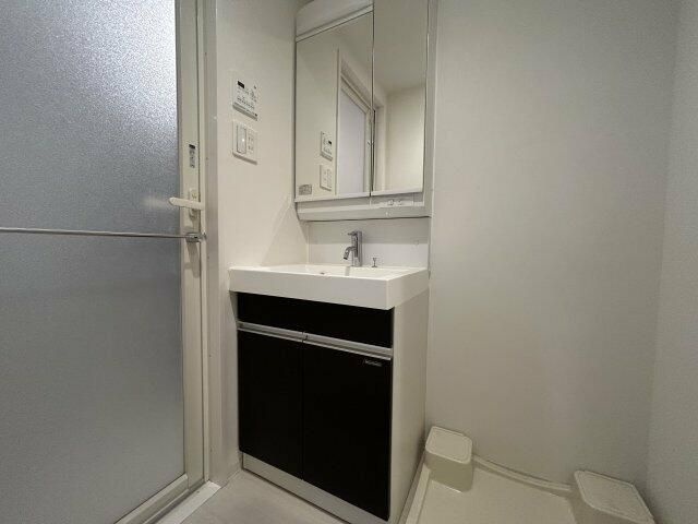 レグゼ王子神谷の洗面所