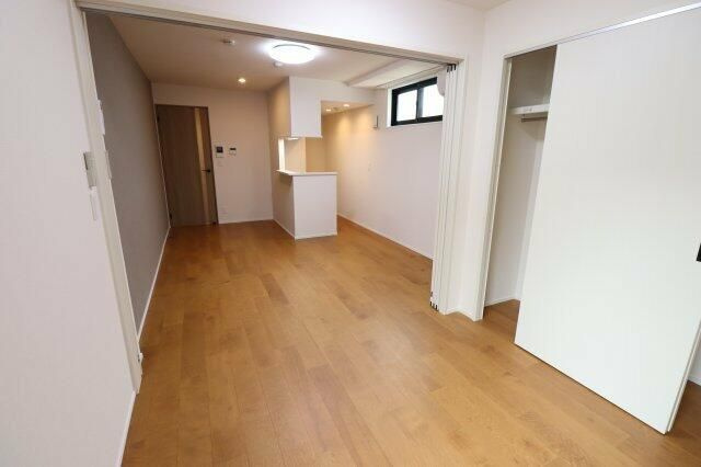 ＧＥＮＯＶＩＡ池袋の洋室