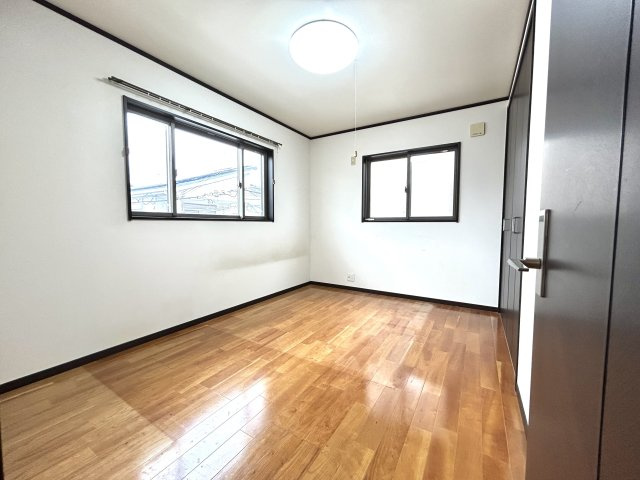 神戸市西区白水１丁目戸建の洋室