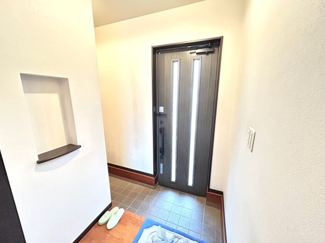 神戸市西区白水１丁目戸建の玄関