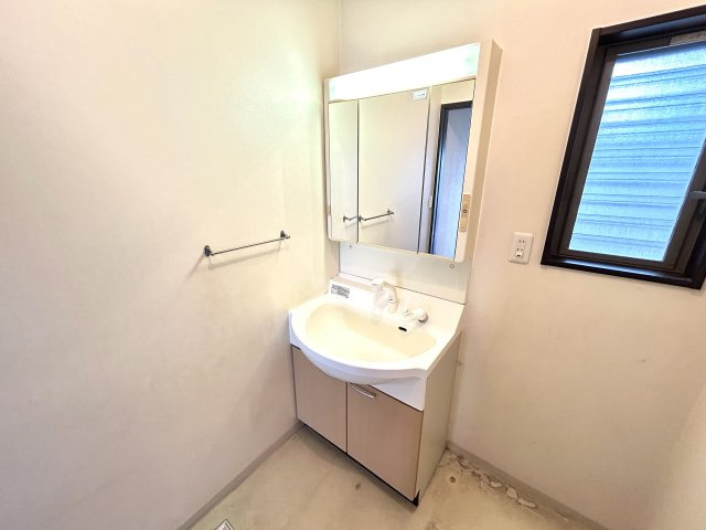 神戸市西区白水１丁目戸建の独立洗面台