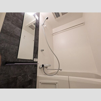 【浴室】 | エスリード九条スタシオン | 落ち着いた空間のお風呂です