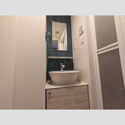 【洗面所】 | エスリード九条スタシオン | 明るい洗面所です